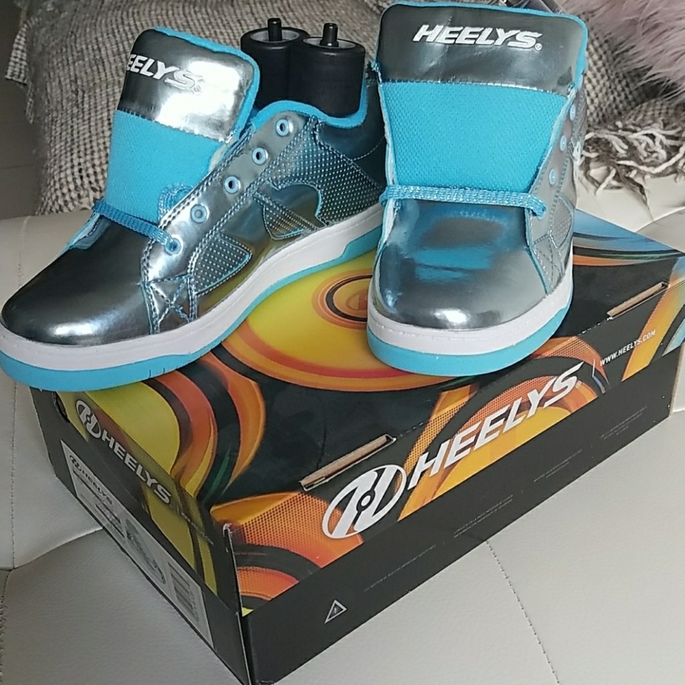 Heely sneakers
